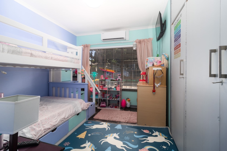 5 Bedroom Property for Sale in La Rochelle Western Cape